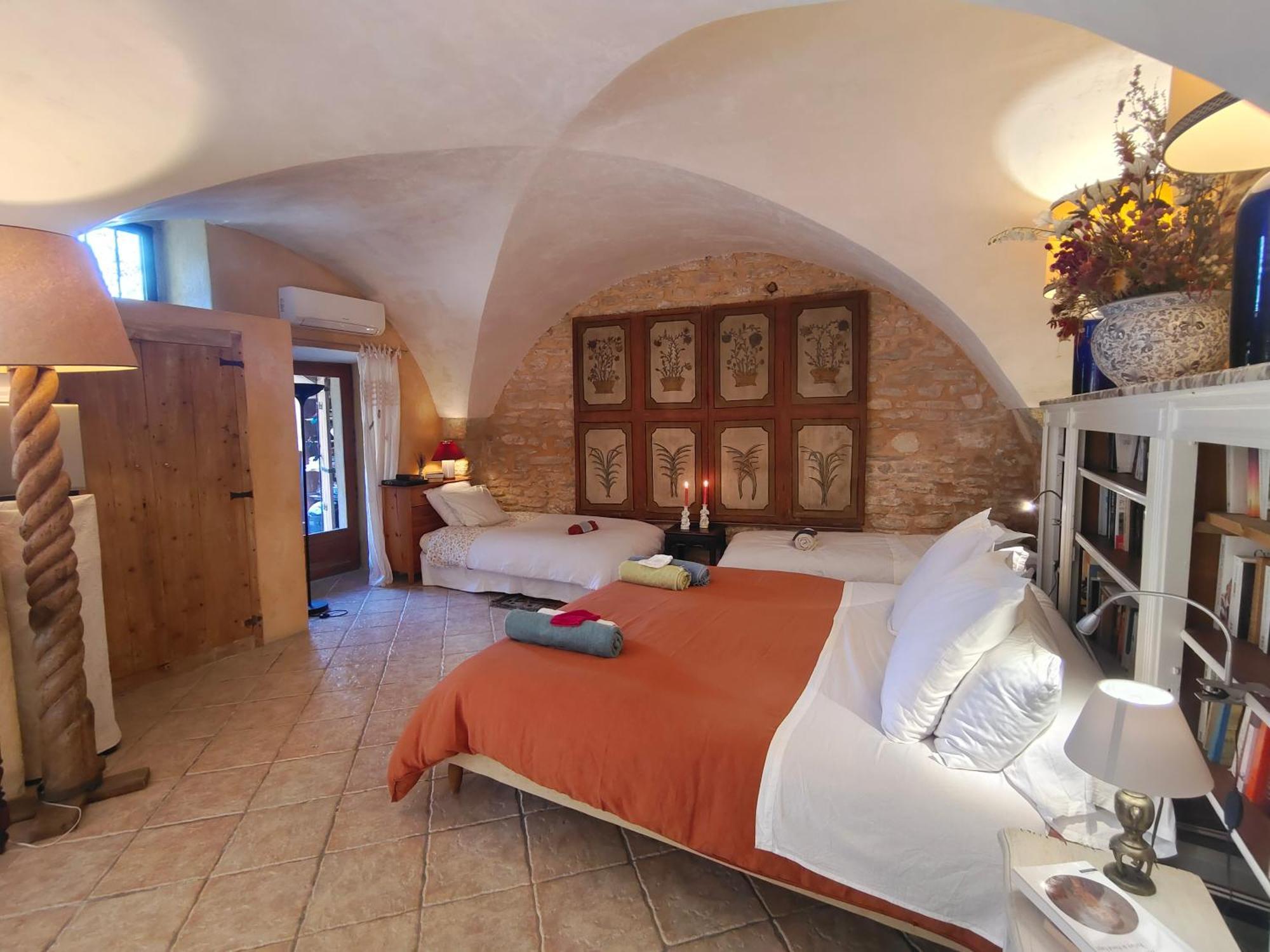 Rue Du Chateau A Cabrieres D'Avignon B&B 외부 사진